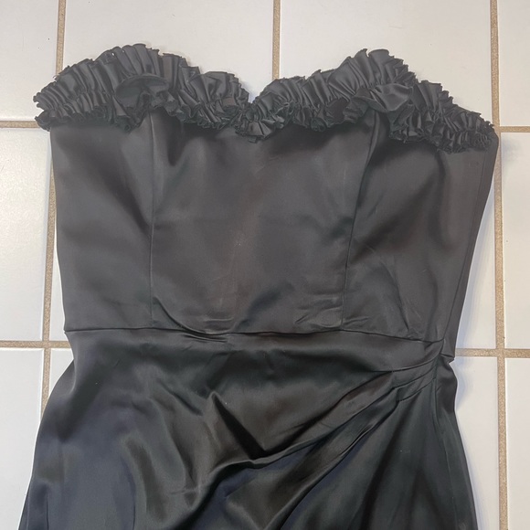 NWOT WHITE HOUSE BLACK MARKET  STRAPLESS MINI BLACK PARTY COCKTAIL DRESS SIZE 6 - Picture 4 of 5